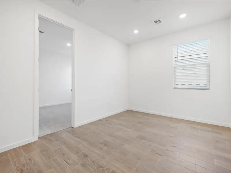 Spacious, unfurnished interior of a new home in Paloma Creek - Estate Series, Surprise (Image 12).