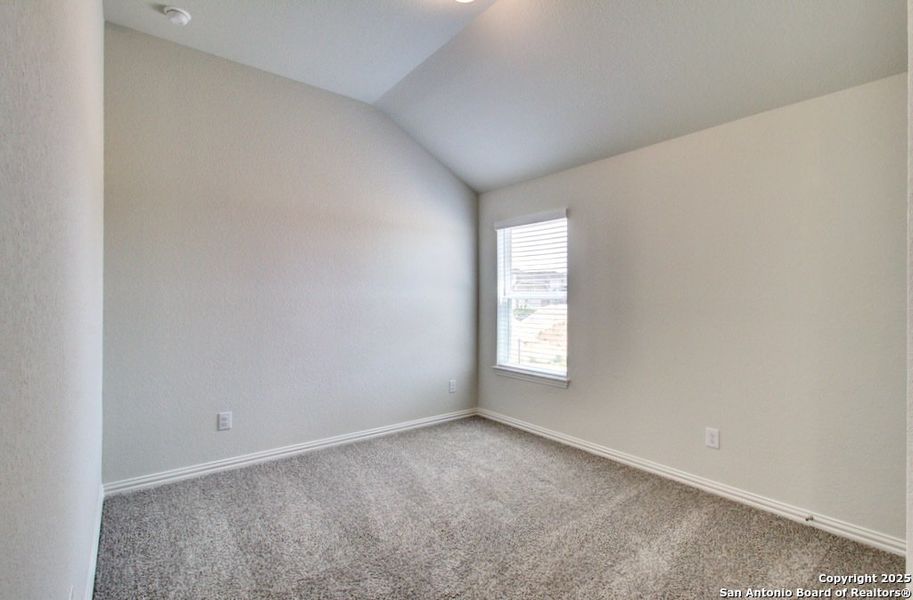 Spacious, unfurnished interior of a new home in Veranda, San Antonio (Image 20).