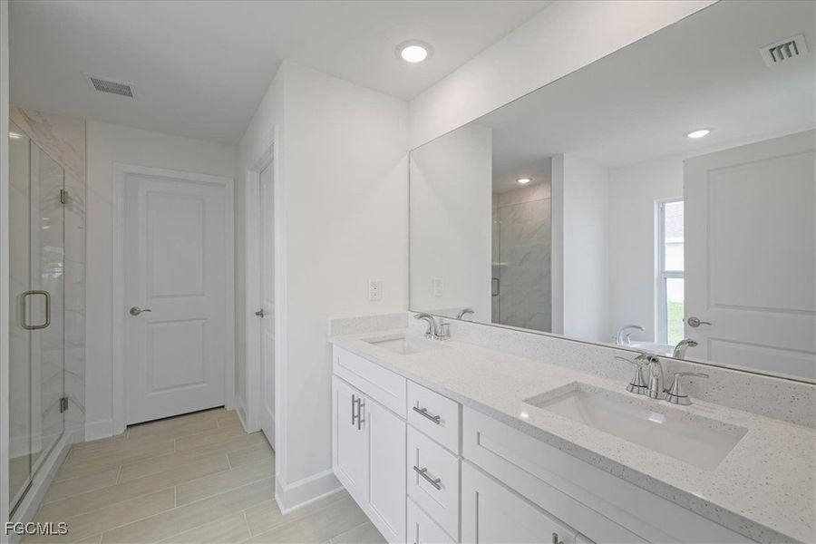 Furnished interior view inside a new home in Cape Coral, Cape Coral (Image 11).