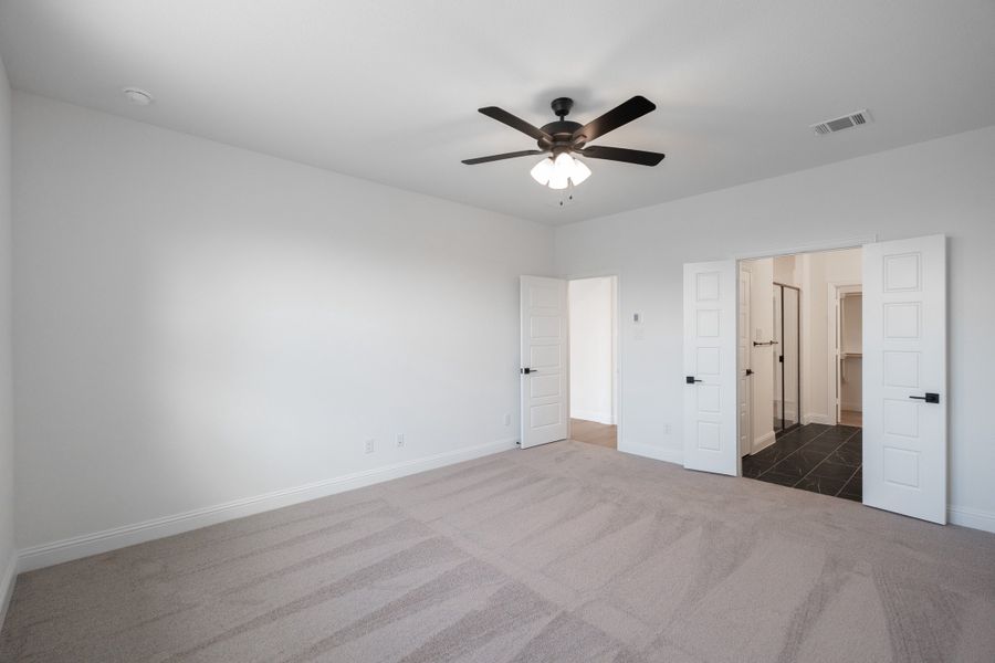 Spacious, unfurnished interior of a new home in Enclave at Legacy Hills, Celina (Image 20).