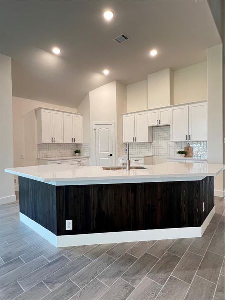 Furnished interior view inside a new home in , Rosharon (Image 4).