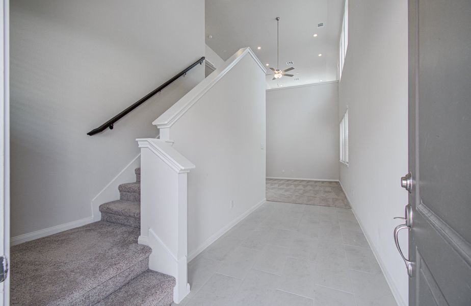 Spacious, unfurnished interior of a new home in Aldine Pines, Houston (Image 20).