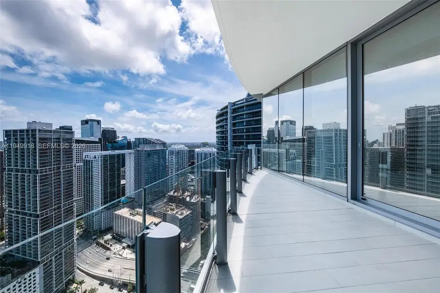 Condo located in Miami, FL showcasing its design and architecture (Image 38).