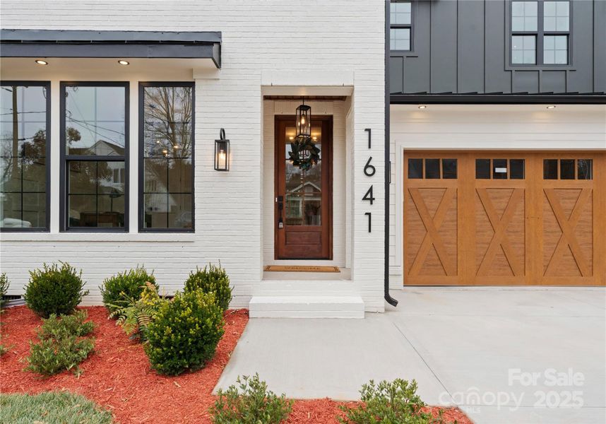 Exterior details and patio area of a home in , Charlotte (Image 3).