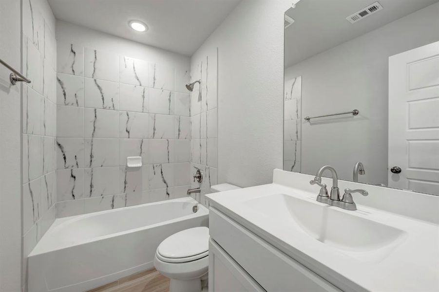 Furnished interior view inside a new home in Elevon, Lavon (Image 7).