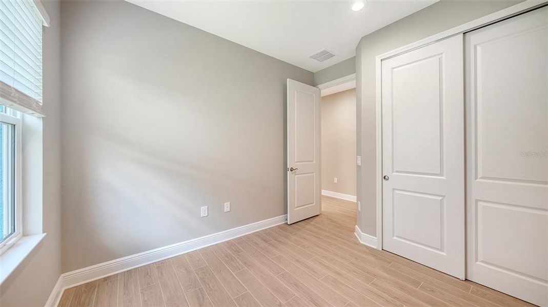 Spacious, unfurnished interior of a new home in Palmera, Venice (Image 27). Spacious, unfurnished interior of a new home in Palmera, Venice (Image 27).