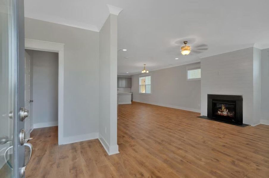 Spacious, unfurnished interior of a new home in Sweetgrass Station, Summerville (Image 14).