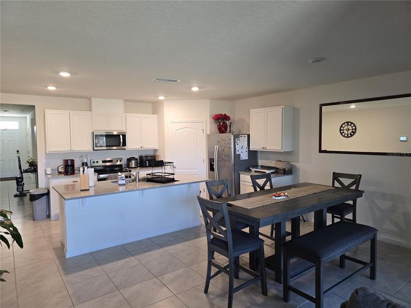 Furnished interior view inside a new home in Bradbury Creek, Haines City (Image 3).