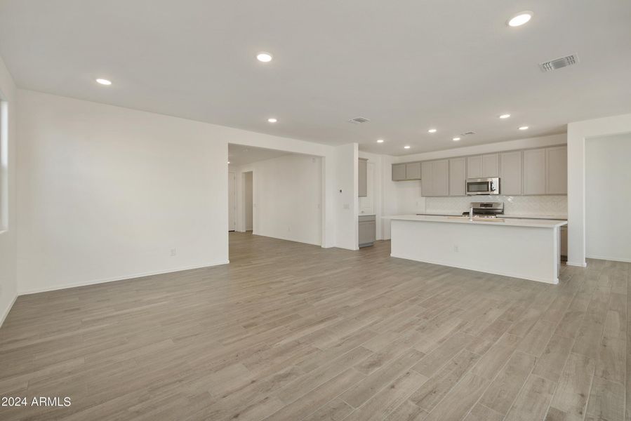 GREAT ROOM / KITCHEN