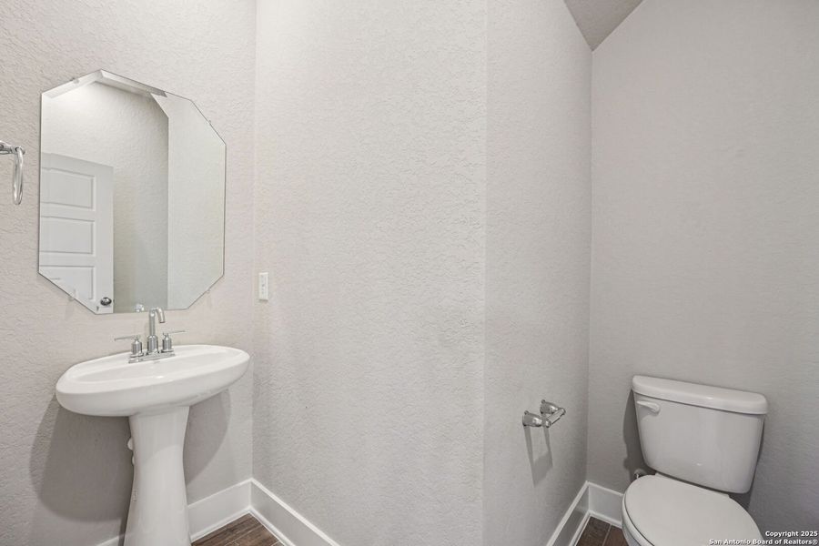 Furnished interior view inside a new home in Comanche Ridge, San Antonio (Image 6). Furnished interior view inside a new home in Comanche Ridge, San Antonio (Image 6).