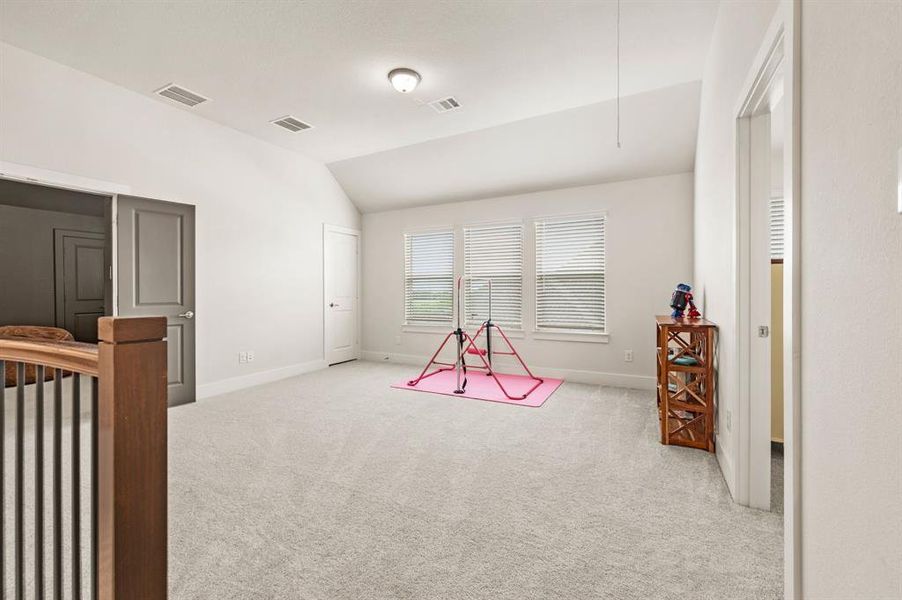 Spacious, unfurnished interior of a new home in , Haslet (Image 21).