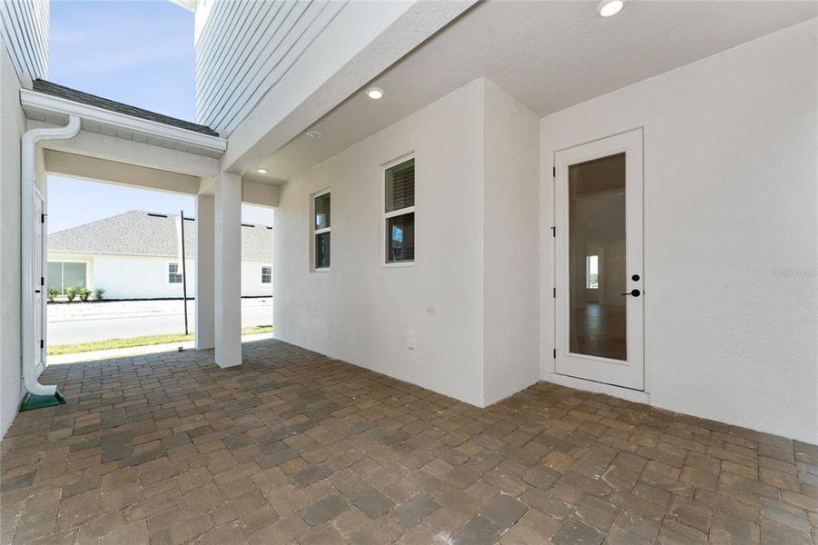 Spacious, unfurnished interior of a new home in , Winter Garden (Image 30).
