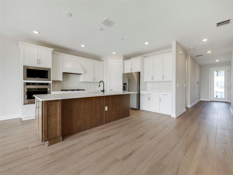 Furnished interior view inside a new home in Willow Ridge, Montverde (Image 11).