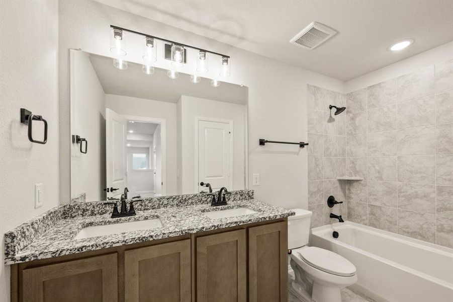 Furnished interior view inside a new home in Hulen Trails Classic 50, Fort Worth (Image 15). Furnished interior view inside a new home in Hulen Trails Classic 50, Fort Worth (Image 15).