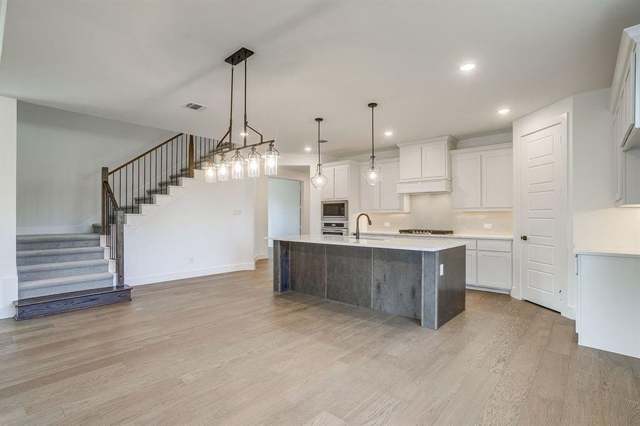 Furnished interior view inside a new home in Terrace Oaks, Arlington (Image 11).