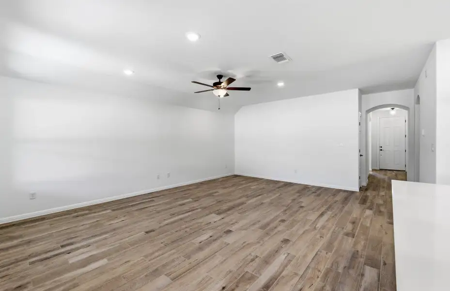 Spacious, unfurnished interior of a new home in West Cypress Hills, Spicewood (Image 21).