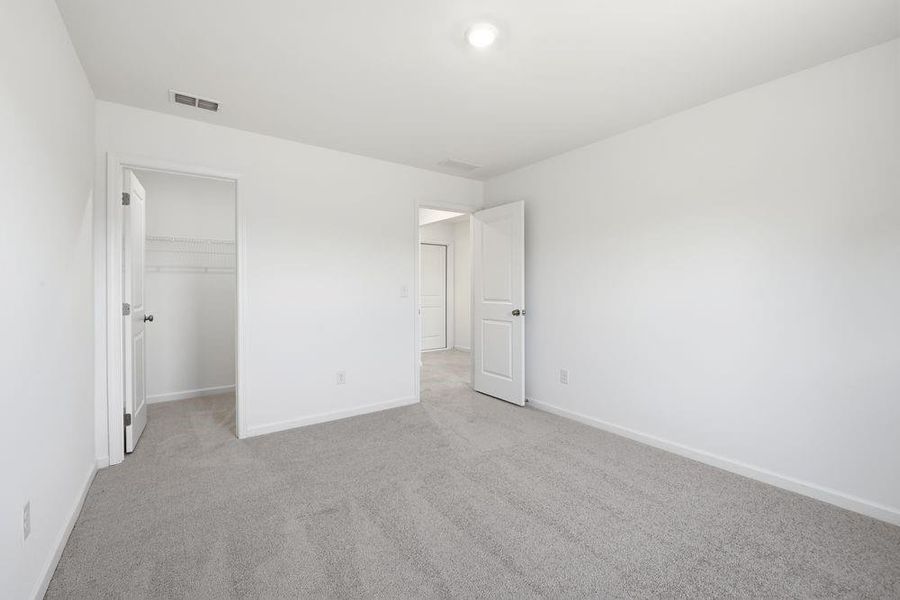Spacious, unfurnished interior of a new home in Windance Lake, Loganville (Image 16).