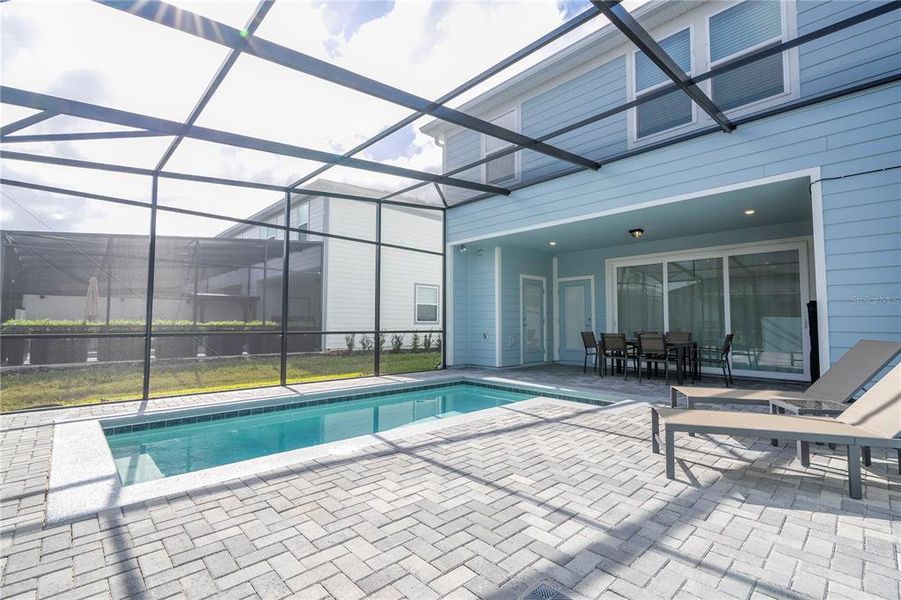 Exterior details and patio area of a home in Windsor Cay Resort, Clermont (Image 3).