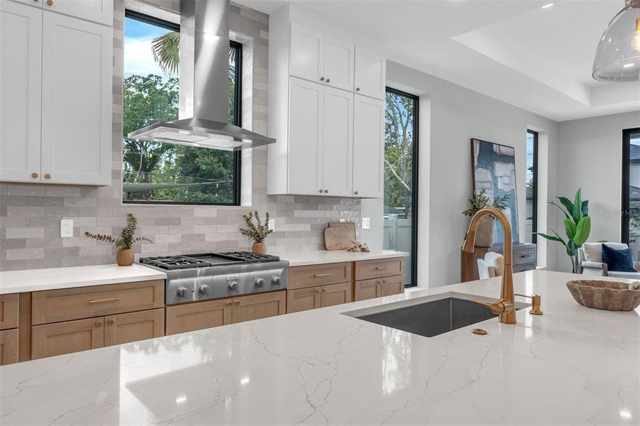 Furnished interior view inside a new home in , Orlando (Image 49).
