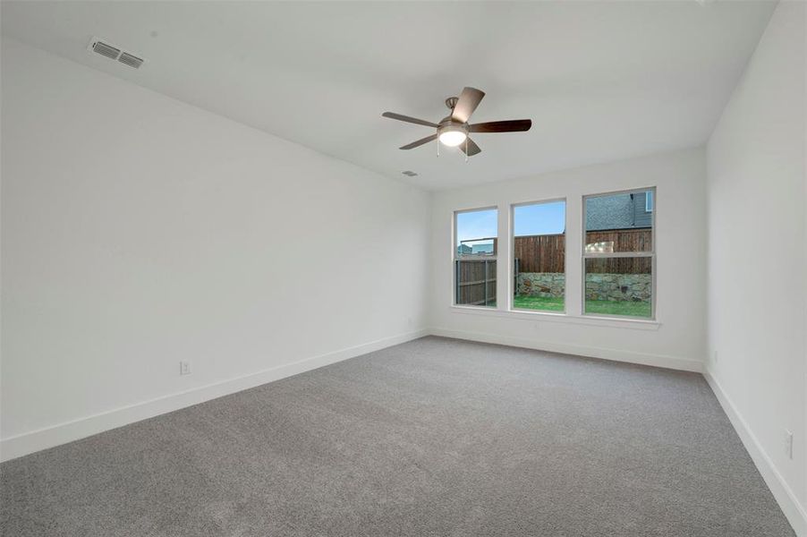 Spacious, unfurnished interior of a new home in Vintage Village, Argyle (Image 35).