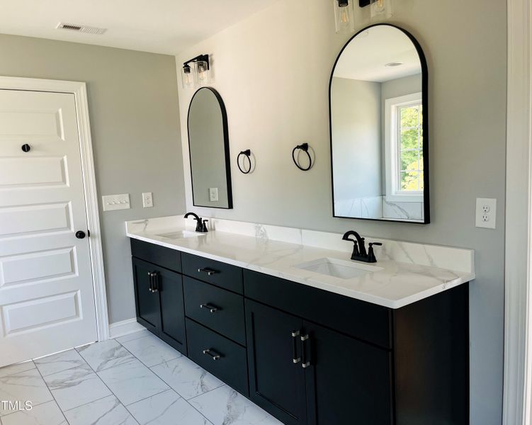 BF9FE4B8-1114-440D-ABA1-60BD7444E532