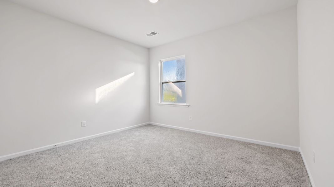 Spacious, unfurnished interior of a new home in Sherwood Gardens, Landrum (Image 17).