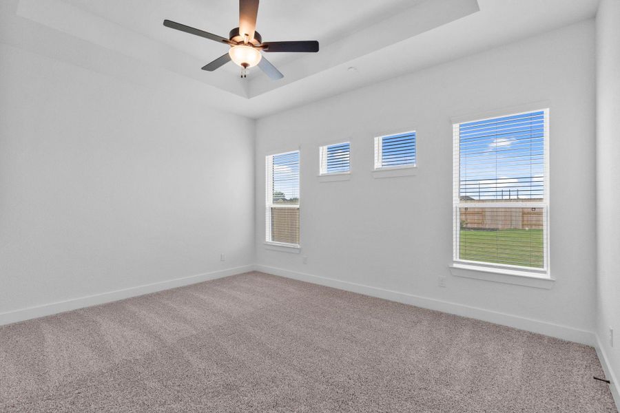 Spacious, unfurnished interior of a new home in Wildrye 45', Waller (Image 21).
