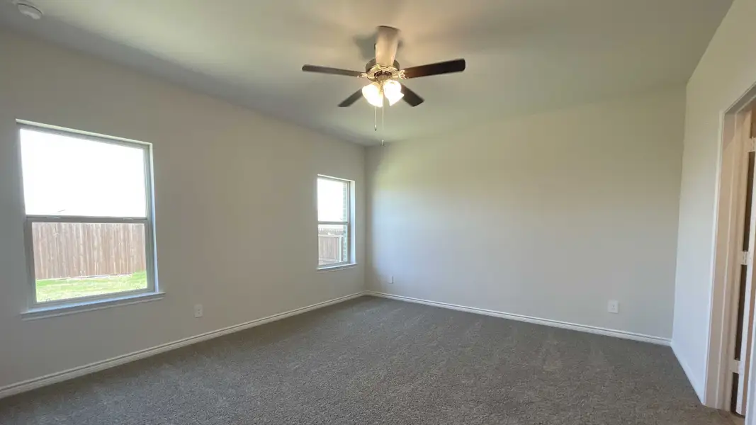 Spacious, unfurnished interior of a new home in Elevon, Lavon (Image 7).