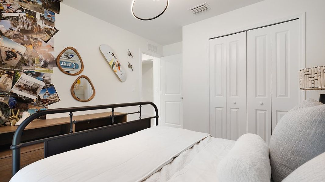 Florida CORE N002 Bloom Bed3 1of2 F1 Base7