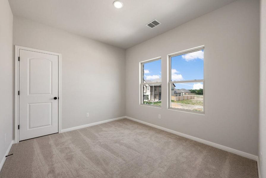 Spacious, unfurnished interior of a new home in Patterson Ranch, Georgetown (Image 33).