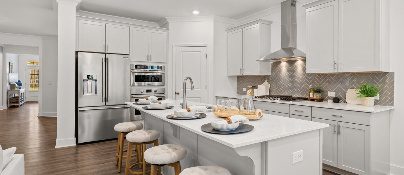 2517 Brunswick Kitchen 2of4 F1