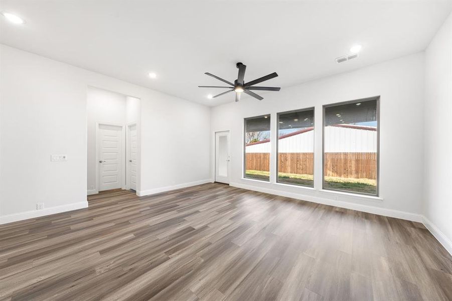 Spacious, unfurnished interior of a new home in , Venus (Image 21). Spacious, unfurnished interior of a new home in , Venus (Image 21).