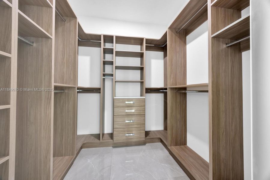 Image 57 of a home in .