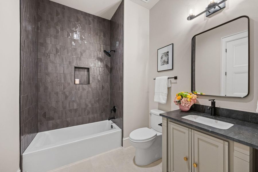 Full bath connected to the Study w/ public entrance from the front entry.