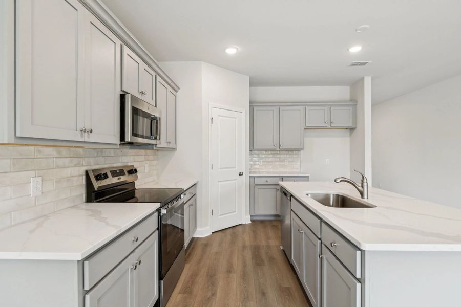 Furnished interior view inside a new home in Cades Bluff, Lebanon (Image 8).