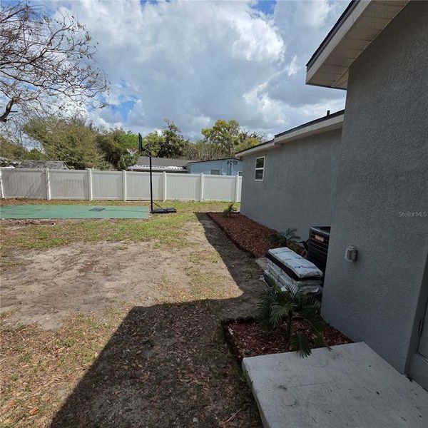 Exterior details and patio area of a home in , Plant City (Image 28).