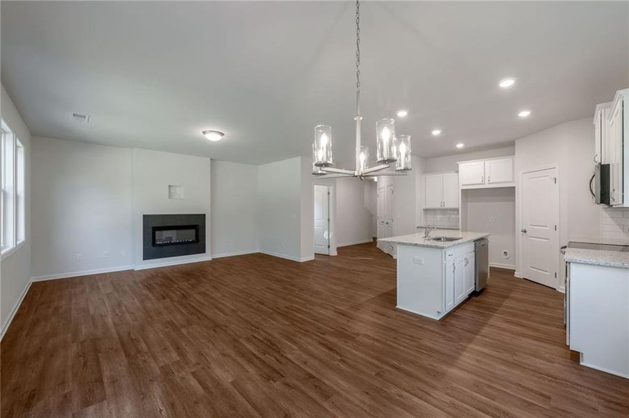 Spacious, unfurnished interior of a new home in , Calhoun (Image 8).