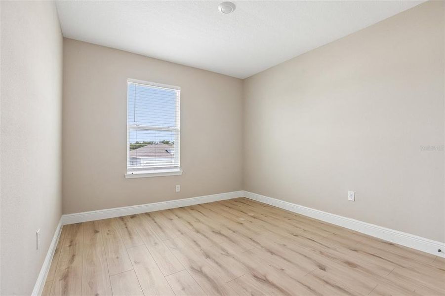 Spacious, unfurnished interior of a new home in Mangrove Manor, Apollo Beach (Image 25).