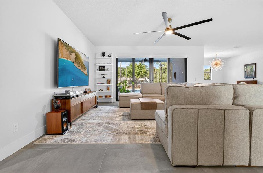 Family Room 6