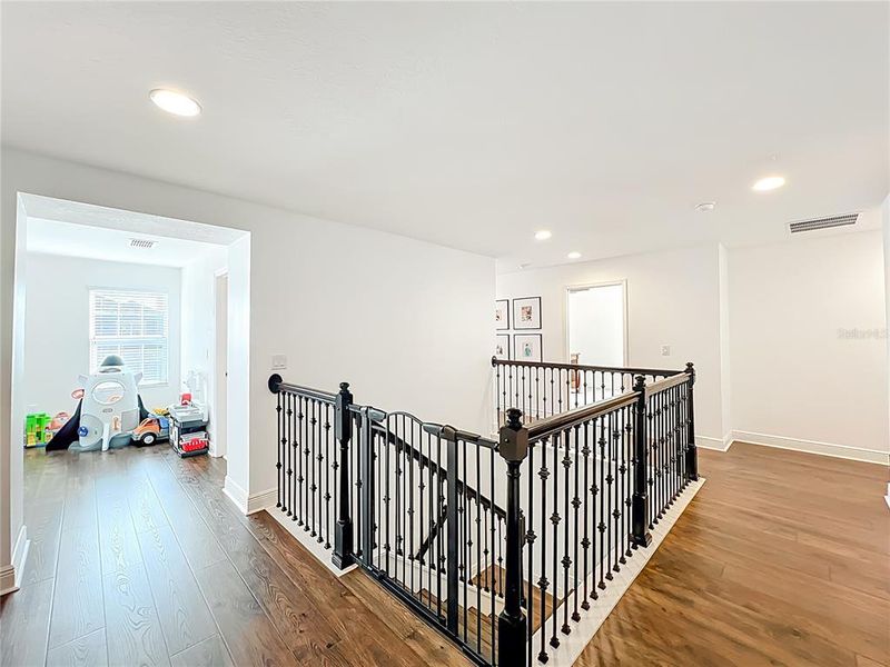 Spacious, unfurnished interior of a new home in , Mount Dora (Image 19).