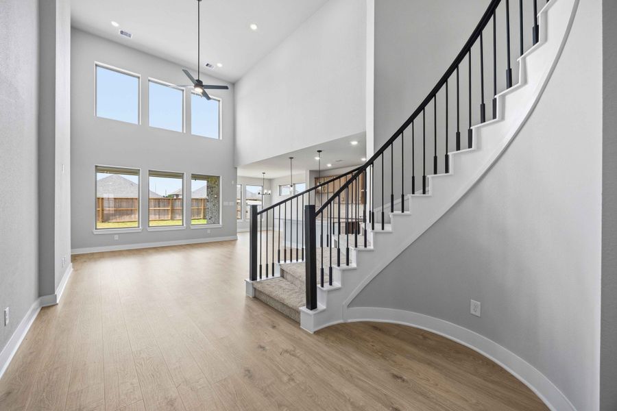 Spacious, unfurnished interior of a new home in Sunterra 50s, Katy (Image 23).