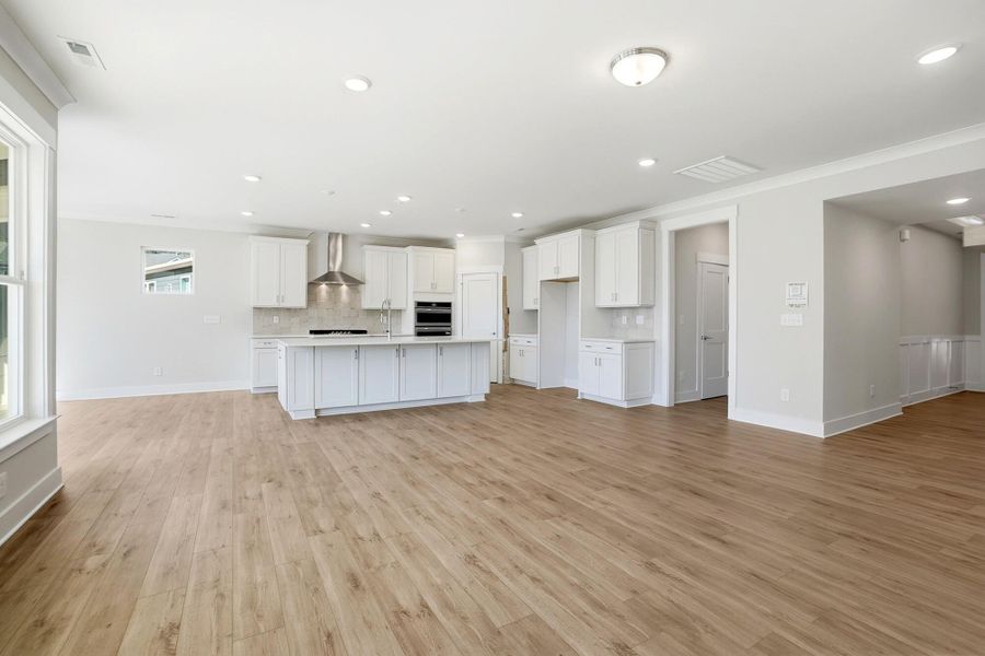 Spacious, unfurnished interior of a new home in Rone Creek, Waxhaw (Image 21).