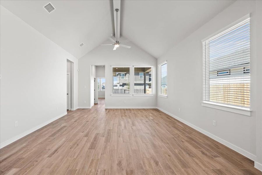 Spacious, unfurnished interior of a new home in Trace, San Marcos (Image 18).