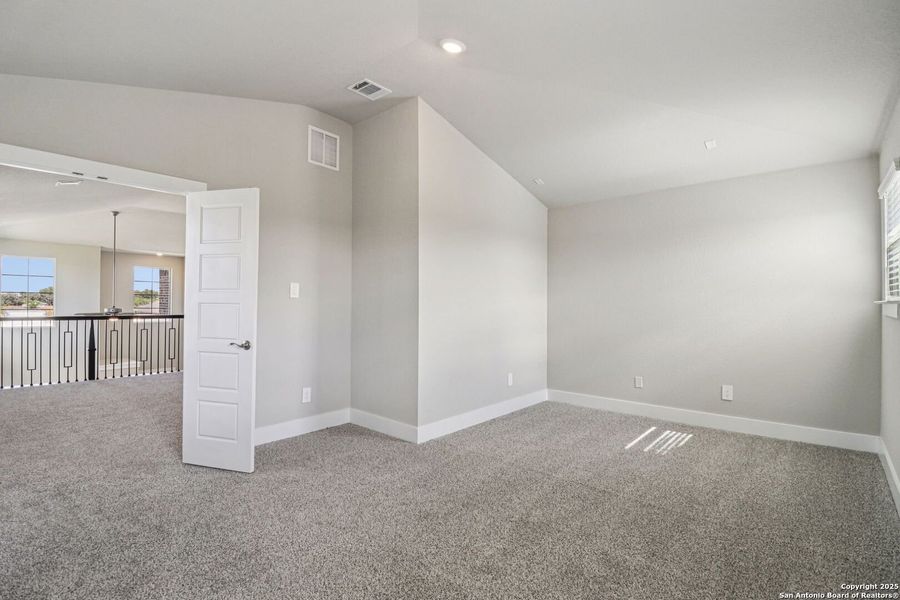 Spacious, unfurnished interior of a new home in Carmel Ranch, Schertz (Image 22). Spacious, unfurnished interior of a new home in Carmel Ranch, Schertz (Image 22).