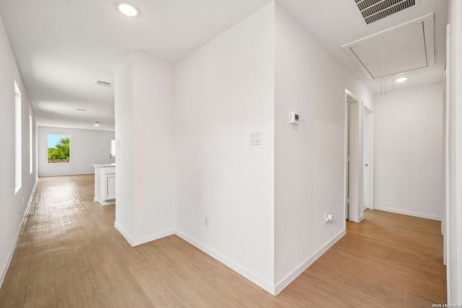 Spacious, unfurnished interior of a new home in , Marion (Image 11).