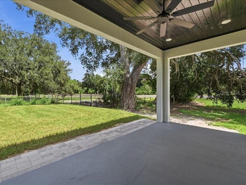 Exterior details and patio area of a home in , Winter Haven (Image 25).