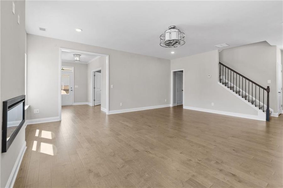 Spacious, unfurnished interior of a new home in Edenglen, Buford (Image 14).