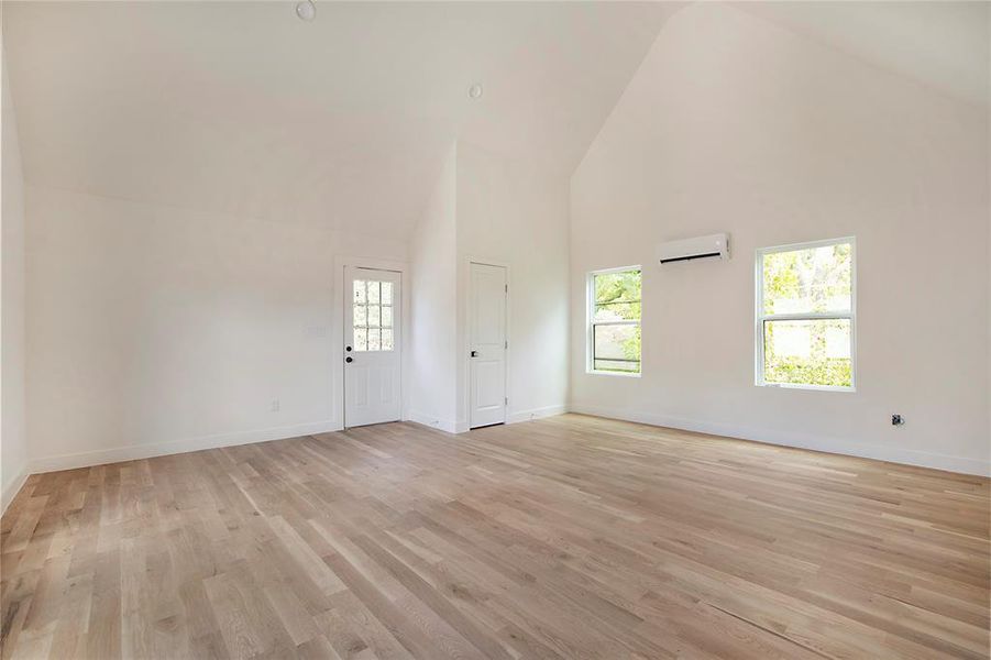 Spacious, unfurnished interior of a new home in , Dallas (Image 22). Spacious, unfurnished interior of a new home in , Dallas (Image 22).