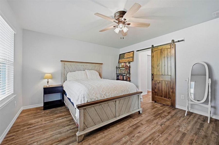 Furnished interior view inside a new home in , Sherman (Image 6).
