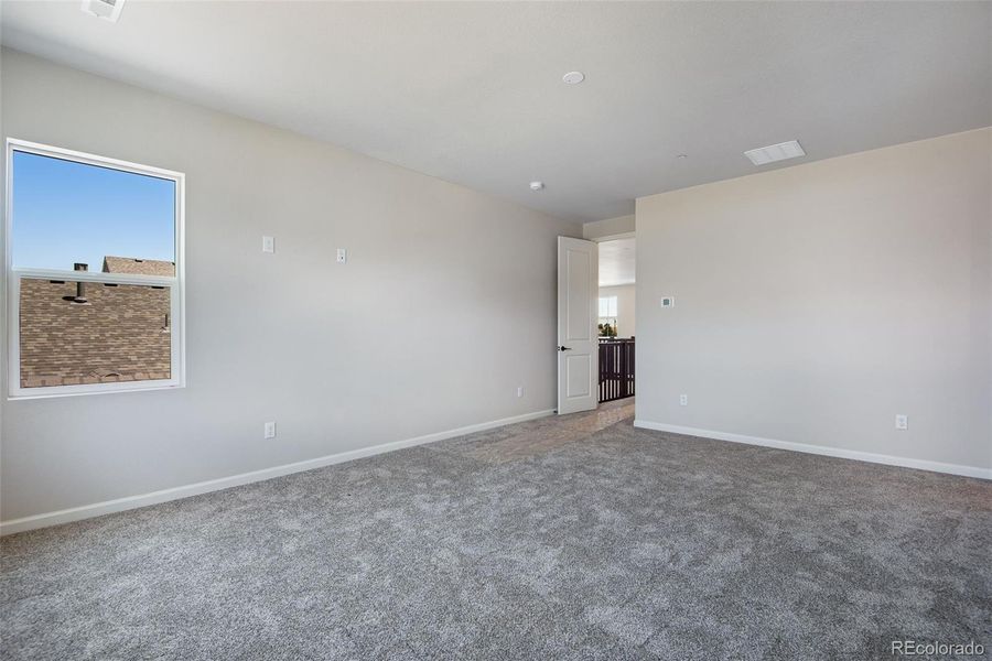 Spacious, unfurnished interior of a new home in Reunion Ridge, Commerce City (Image 20).